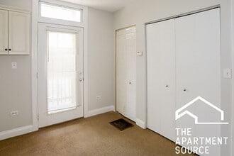 3852 N Southport Ave, Unit 2 in Chicago, IL - Foto de edificio - Building Photo