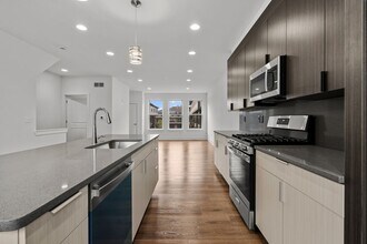 2845 Summers Pl in Troy, MI - Building Photo - Building Photo