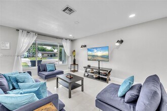 2631 NE 19th St in Pompano Beach, FL - Building Photo - Building Photo