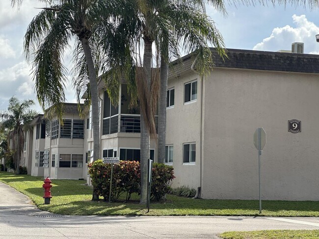 500 Bonnie Blvd in Palm Springs, FL - Building Photo - Building Photo