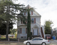 1303 Sacramento St in Vallejo, CA - Foto de edificio - Building Photo