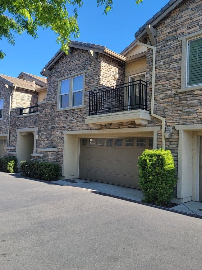 property at 3301 N Park Dr