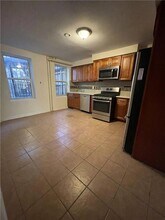 837 Greene Ave in Brooklyn, NY - Foto de edificio - Building Photo
