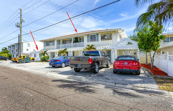 Seaview Apartments in Madeira Beach, FL - Building Photo - Building Photo