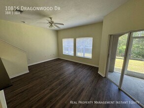 10816 Dragonwood Dr in Tampa, FL - Building Photo - Building Photo