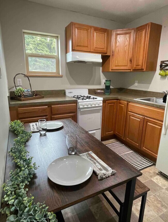 3936 Svedlund St, Unit Cabin 3 - Nature Cabin in Homer, AK - Building Photo - Building Photo