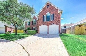 8318 Cliffshire Ct in Houston, TX - Building Photo - Building Photo