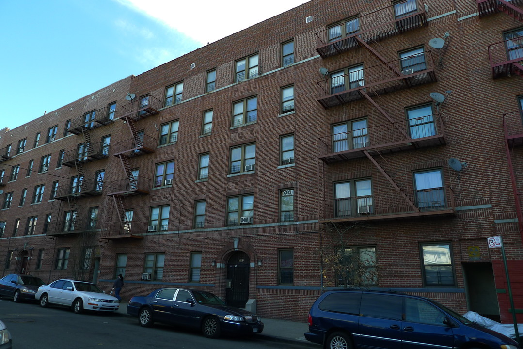 1466 Beach Ave in Bronx, NY - Building Photo