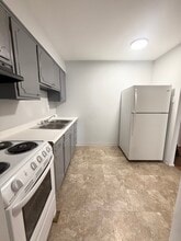 2969 Four Towers Dr in Cincinnati, OH - Foto de edificio - Building Photo