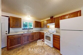 1601-1603 Yew Ave NE in Olympia, WA - Building Photo - Building Photo