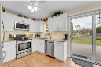 715 S Jenkins Rd in Fort Pierce, FL - Building Photo - Building Photo