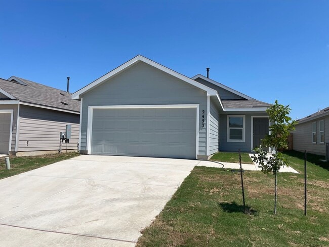 2453 Broken Arrow in Canyon Lake, TX - Building Photo - Building Photo