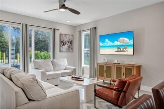 7833 Spectrum Dr in Kissimmee, FL - Building Photo - Building Photo