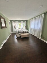 2300 Highmoor Rd in Highland Park, IL - Building Photo - Building Photo