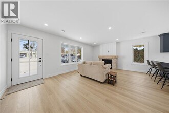 6544 Waterworks Rd in Sarnia, ON - Building Photo - Building Photo