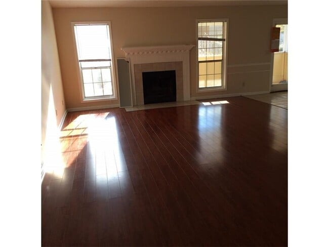 930 Misty Creek Ct in Lawrenceville, GA - Building Photo - Building Photo