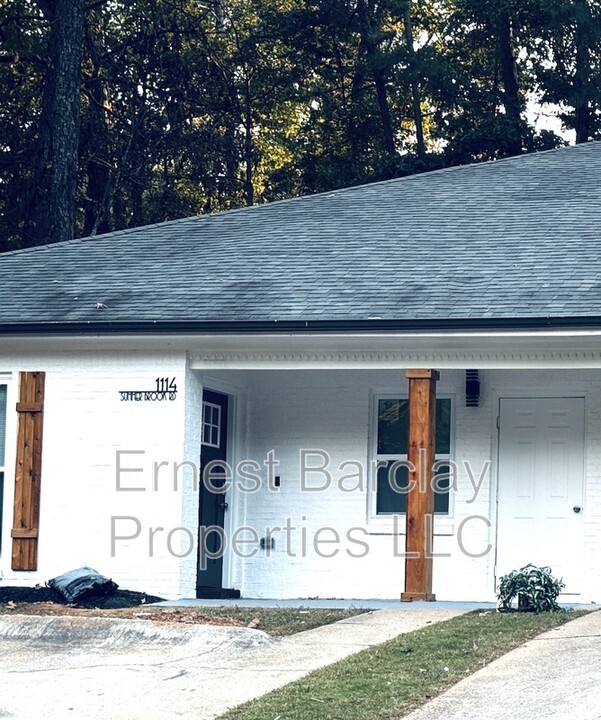 1114 Summer Brook Rd in College Park, GA - Building Photo