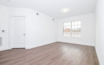 225 Bay St in Jersey City, NJ - Building Photo - Building Photo