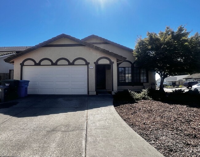 515 Acadia Dr in Petaluma, CA - Building Photo - Building Photo