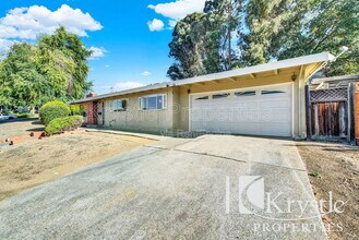 1114 Coronel Ave in Vallejo, CA - Building Photo - Building Photo