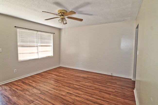 53 Holly Ave in Crawfordville, FL - Building Photo - Building Photo