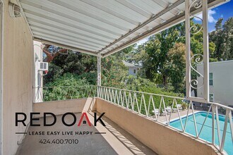 1327 Laurel Ave in West Hollywood, CA - Building Photo - Building Photo