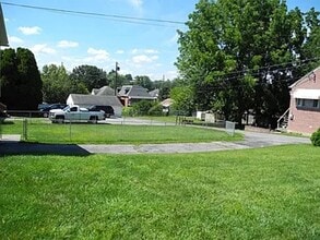 12-14 N Phillips Ave in Waynesboro, PA - Building Photo - Building Photo