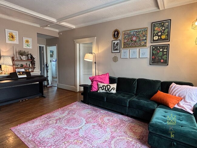 1714 Commonwealth Ave, Unit 8 in Boston, MA - Building Photo - Building Photo
