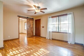 604 Monticello Dr in Fort Worth, TX - Foto de edificio - Building Photo