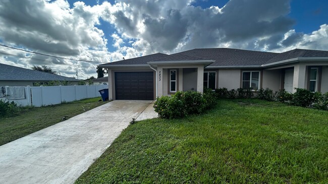 2433 Quentin Ave S in Lehigh Acres, FL - Building Photo - Building Photo