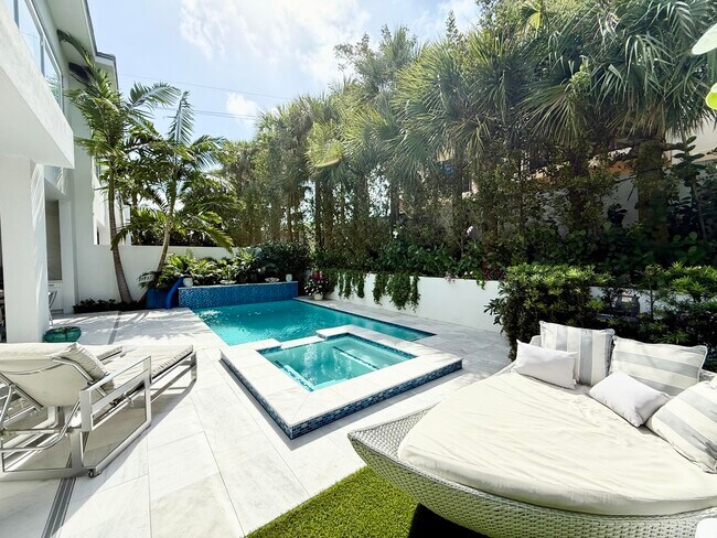 402 Ocean One Ln in Juno Beach, FL - Building Photo - Building Photo