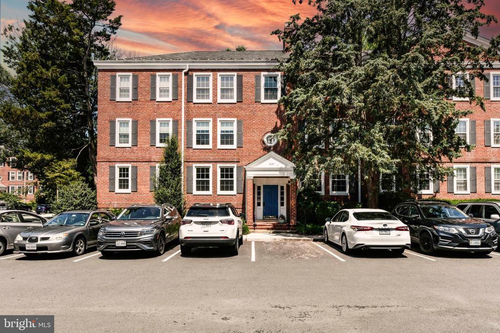 3057 S Buchanan St in Arlington, VA - Building Photo