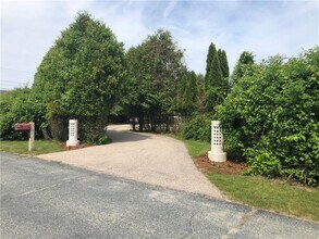 15 Seabreeze Ter in South Kingstown, RI - Building Photo - Building Photo