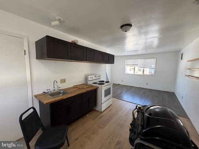 644 Cooper St in Beverly, NJ - Building Photo - Building Photo