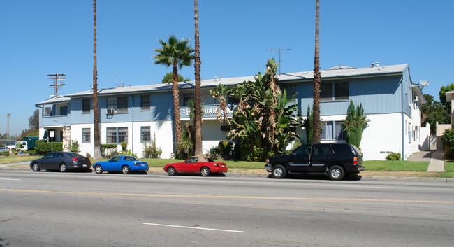 12835 Burbank Blvd in Valley Village, CA - Building Photo - Building Photo