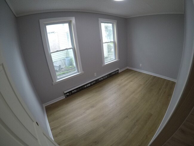 512 N Jay St, Unit 512 in Rome, NY - Foto de edificio - Building Photo