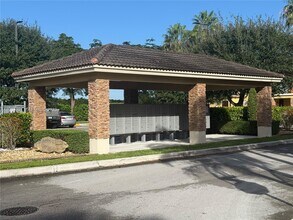 930 NE 34th Ave in Homestead, FL - Foto de edificio - Building Photo