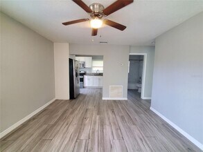 665-662 28th Ave S in St. Petersburg, FL - Foto de edificio - Building Photo