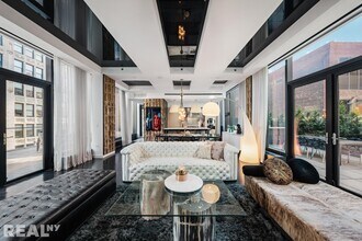 15 Union Square W in New York, NY - Building Photo - Building Photo