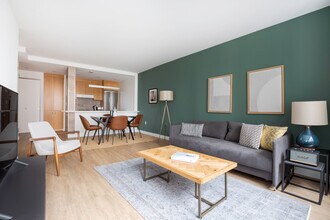 15 Cliff St-Unit -14-B in New York, NY - Building Photo - Building Photo