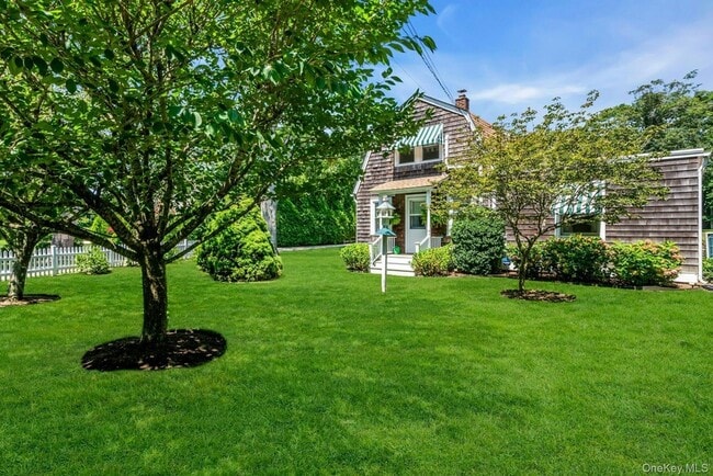 107 Sebonac Rd in Southampton, NY - Foto de edificio - Building Photo