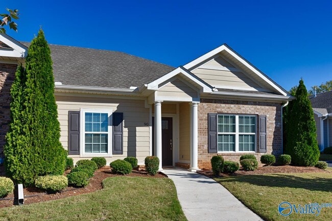 90 NW Moore Farm Cir