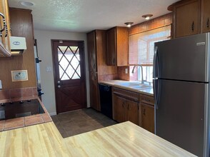 419 Harvard Ave in Fircrest, WA - Foto de edificio - Building Photo