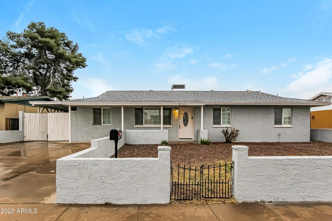 4623 W Eva St in Glendale, AZ - Building Photo