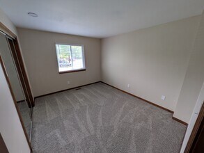 22 NW Lakeview Blvd in Lee's Summit, MO - Building Photo - Building Photo