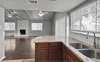 16714 Townes Rd in Friendswood, TX - Building Photo