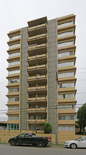 Crown Towers Apartments in New Westminster, BC - Building Photo - Building Photo