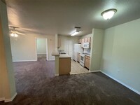 5475 Vineland Rd in Orlando, FL - Building Photo - Building Photo