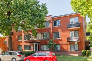 11832 Du Général-Giraud Rue in Montréal, QC - Building Photo