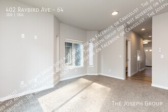 402 Raybird Ave in Granite Falls, WA - Foto de edificio - Building Photo